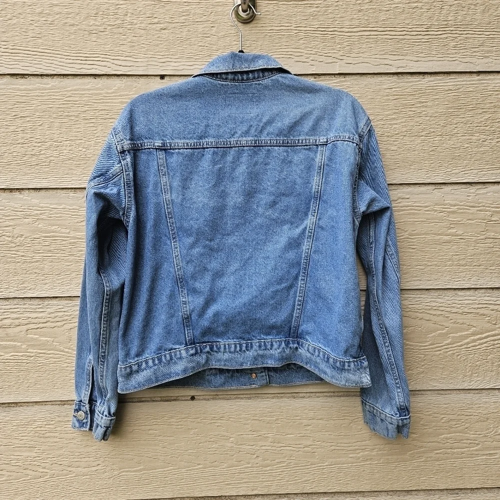 Old Navy medium wash Classic Jean Jacket size medium